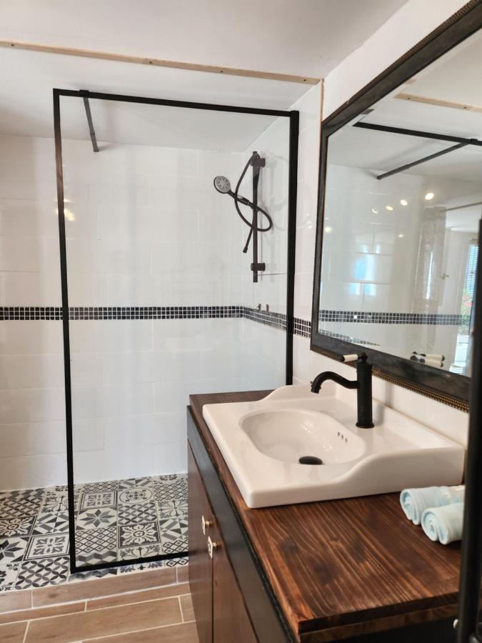 La Maison Du Petit Thomas Taradeau Ngoại thất bức ảnh