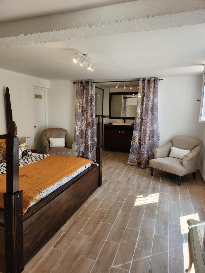 La Maison Du Petit Thomas Taradeau Ngoại thất bức ảnh